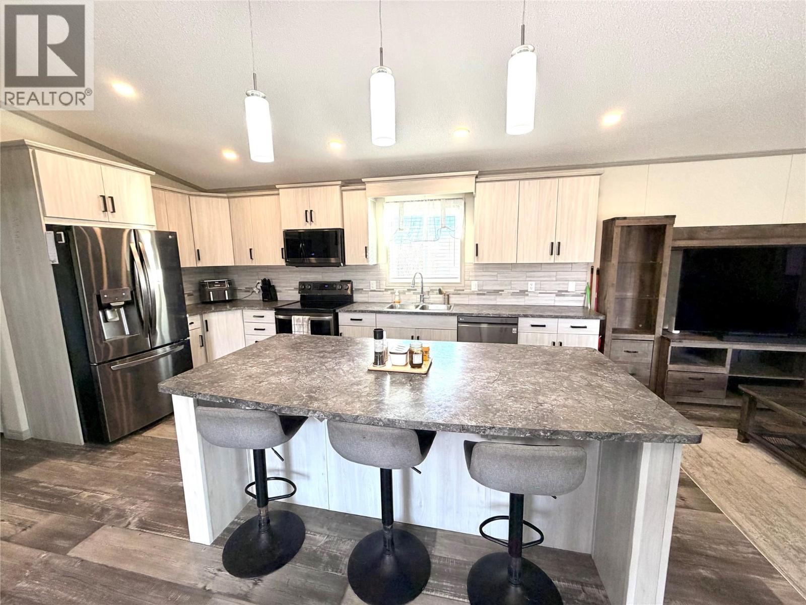 5592 97 Highway N, Dawson Creek - Image 1