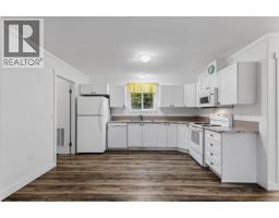 502 Hutcheson Avenue, Salmo, BC V0G1Z0 Photo 10