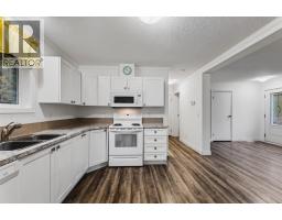 502 Hutcheson Avenue, Salmo, BC V0G1Z0 Photo 12
