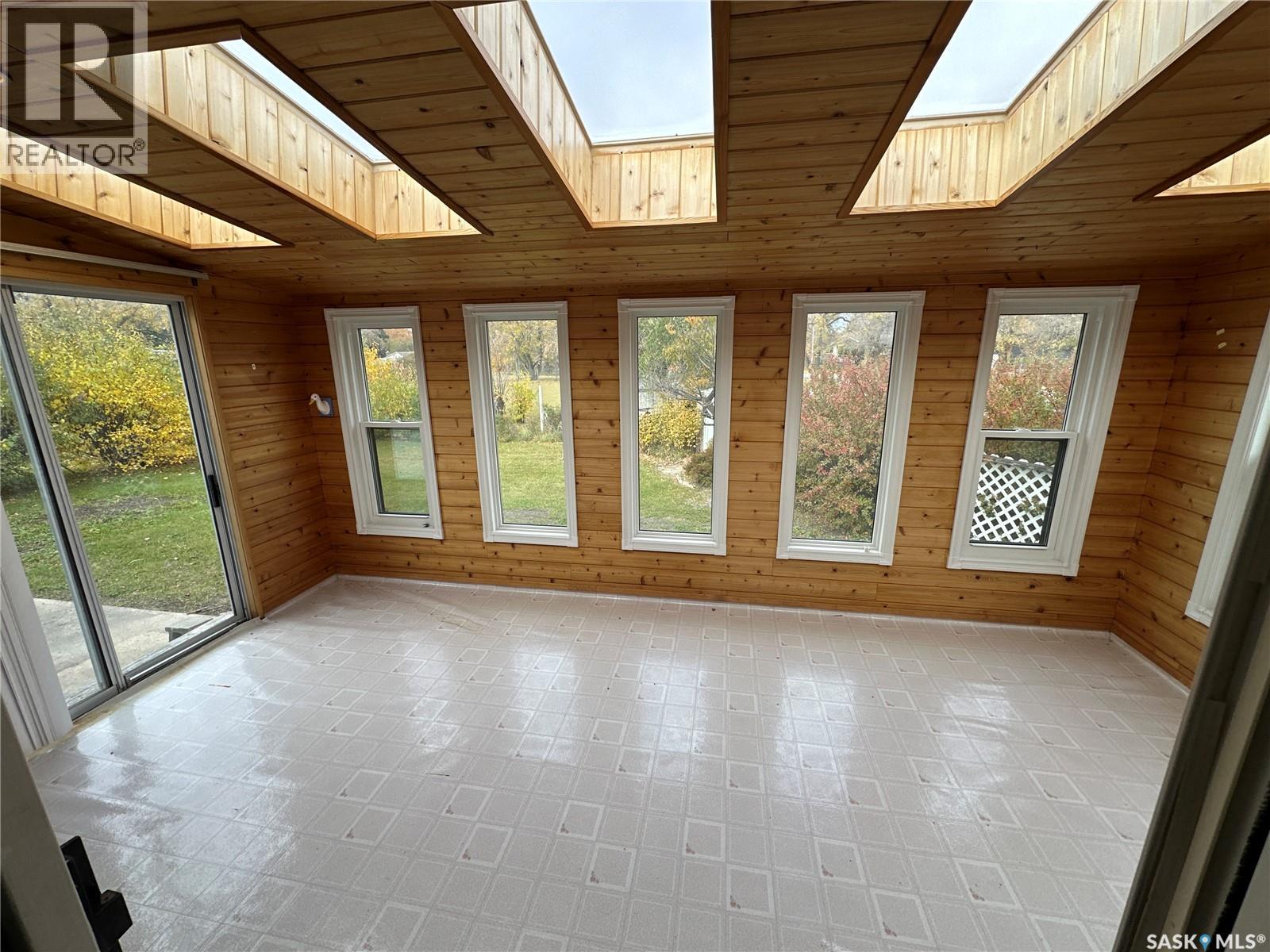 110 Railway AVENUE, Rosthern — photo 8