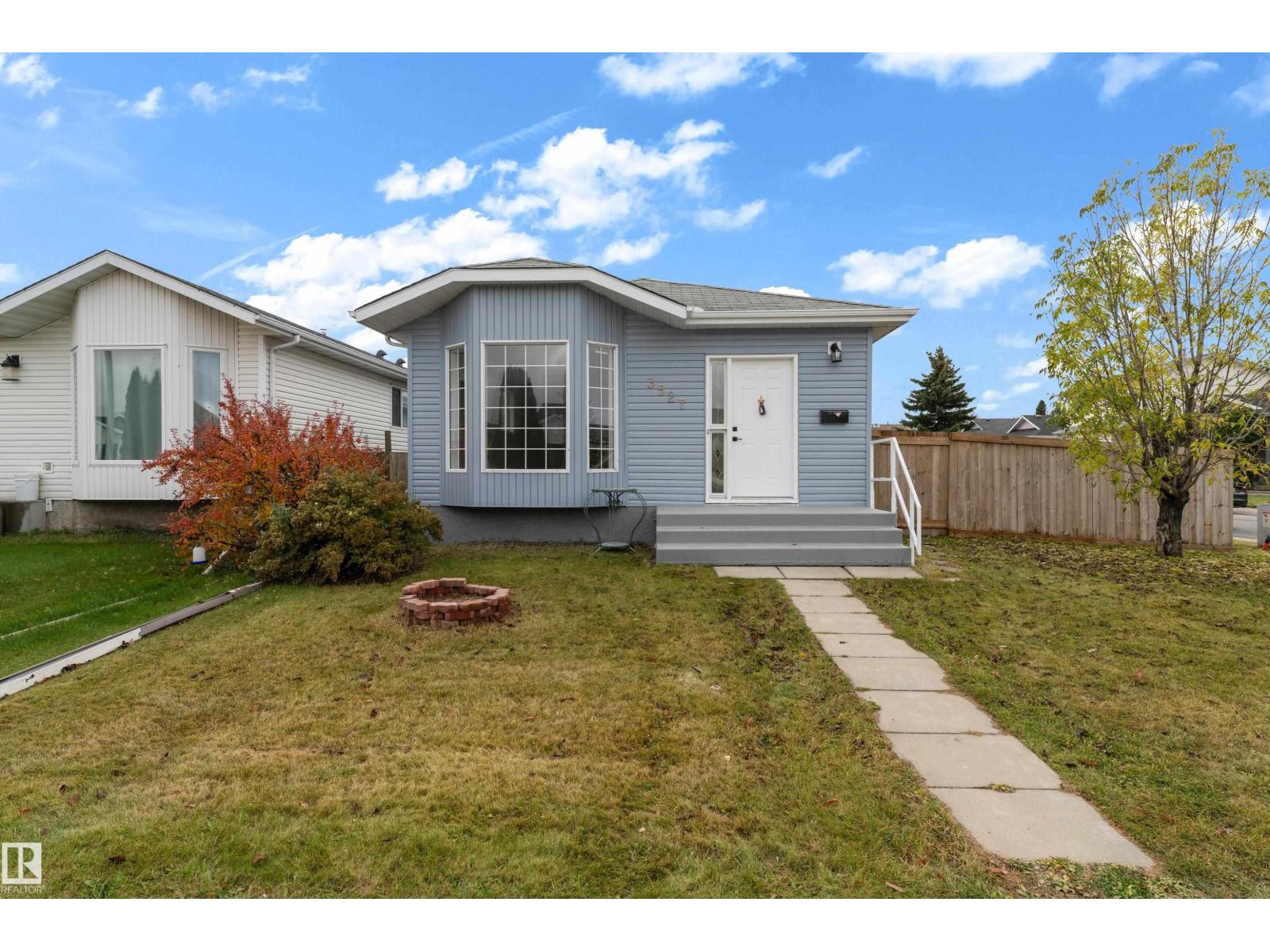 Photo of 3527 44A AV NW, Edmonton