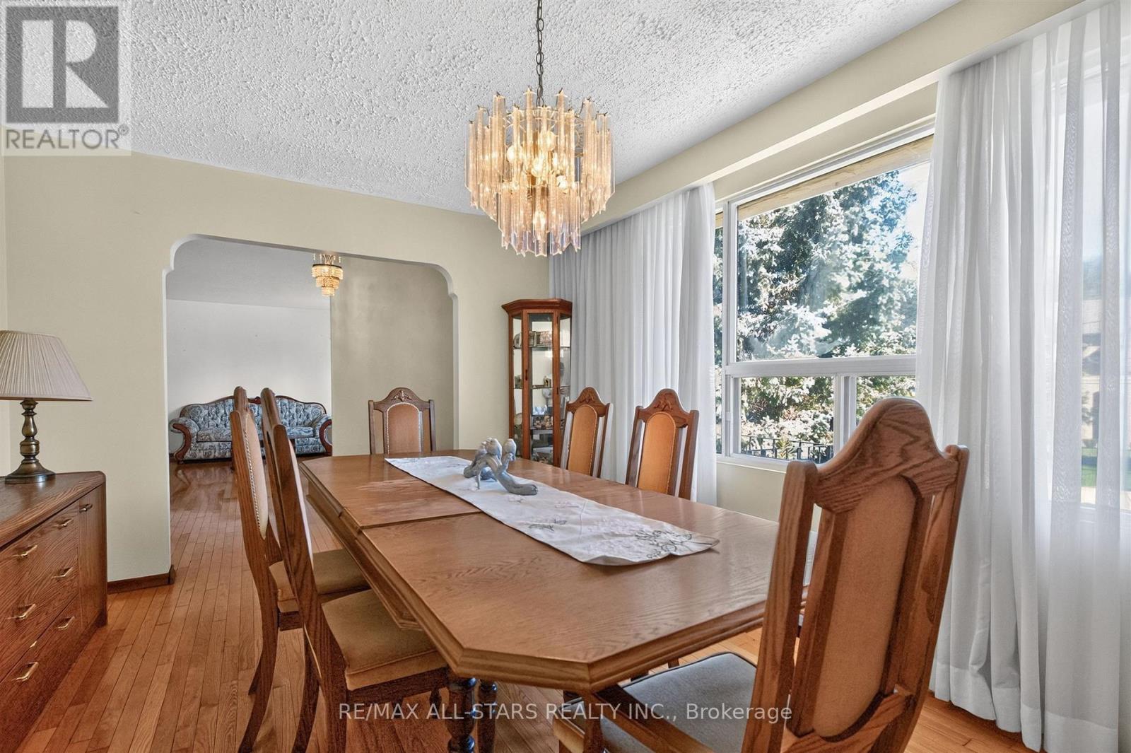 12 Adanac Drive, Toronto, ON photo 11