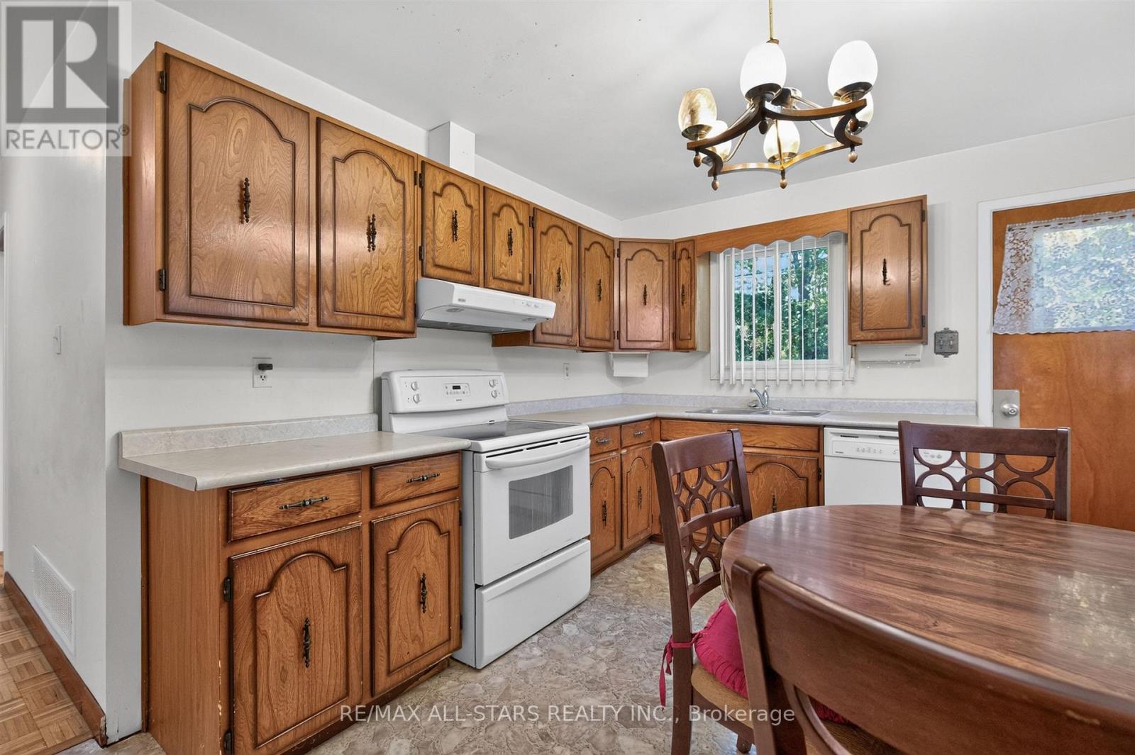 12 Adanac Drive, Toronto, ON photo 14
