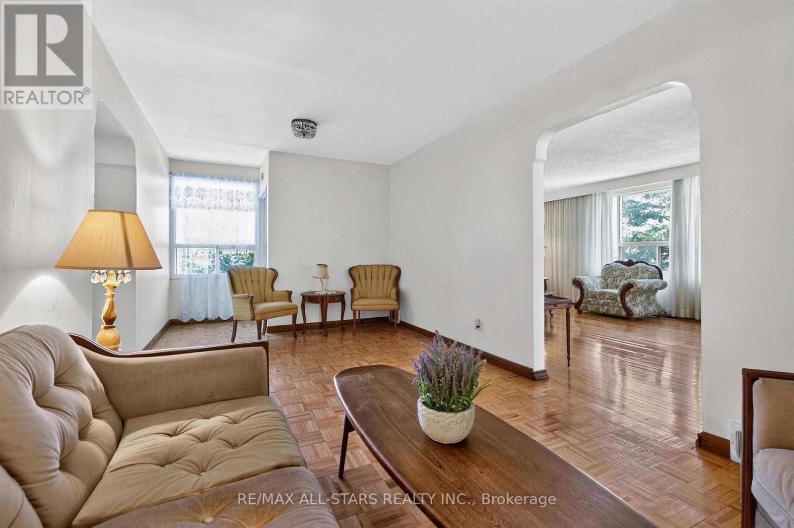 12 Adanac Drive, Toronto, ON photo 17