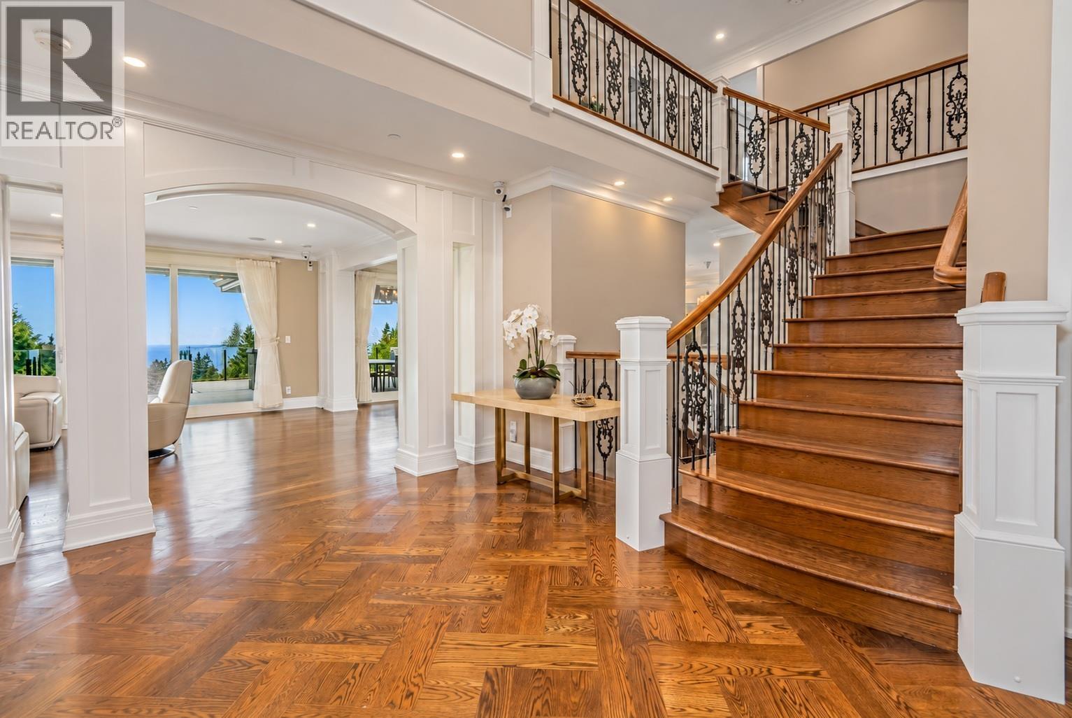 2638 QUEENS AVENUE, West Vancouver - Image 1