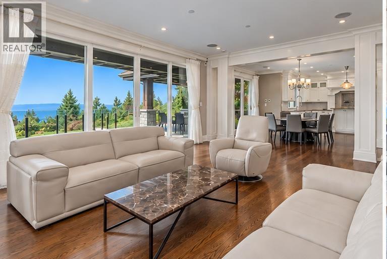 2638 QUEENS AVENUE, West Vancouver - Image 1