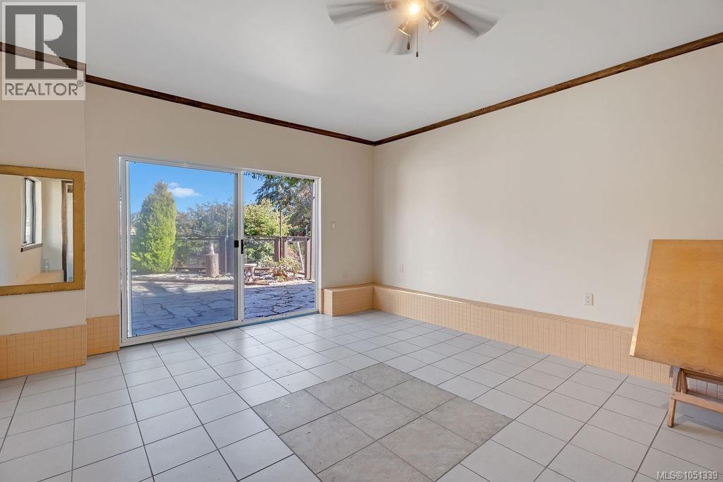 3234 Douglas St - 64