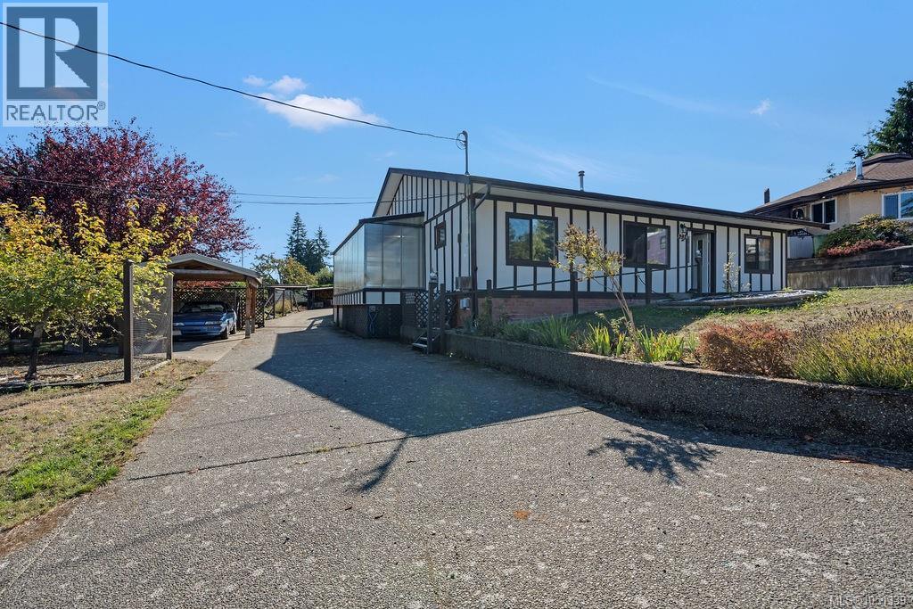 3234 Douglas St - 75