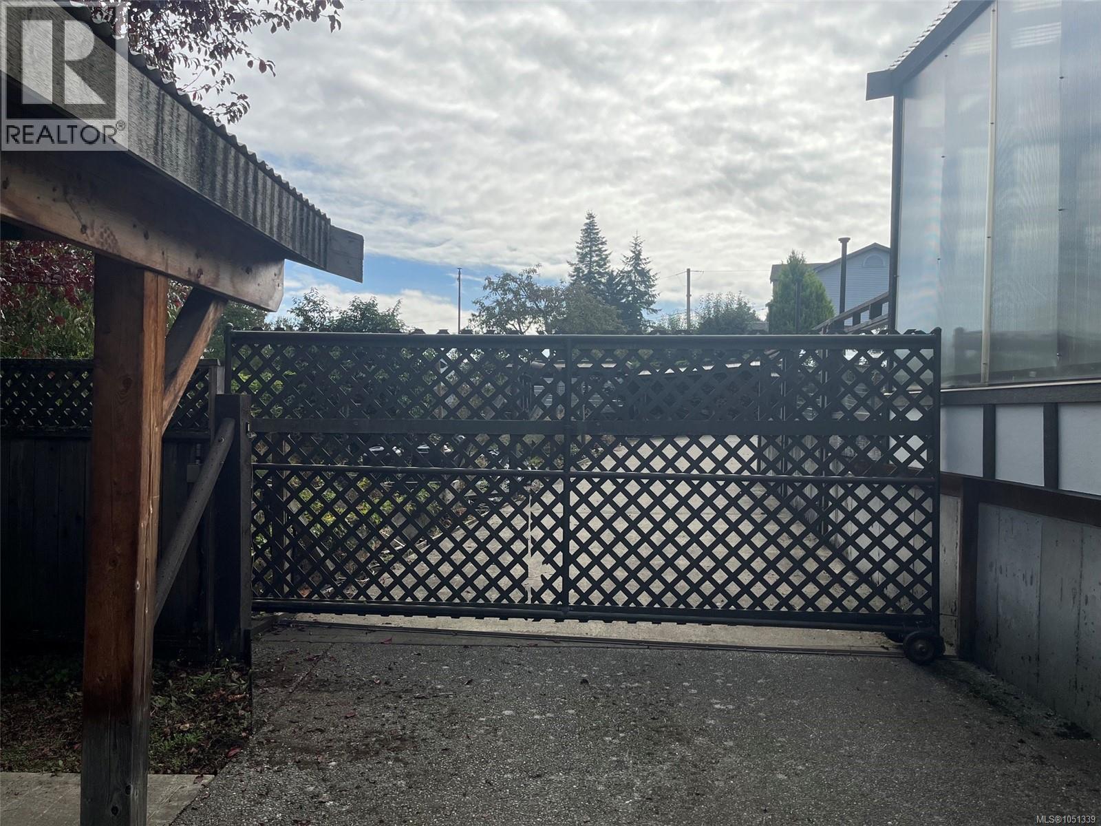 3234 Douglas St - 74
