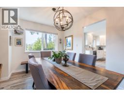 5617 Curtis Place, Sechelt, BC V7Z0R9 Photo 6