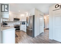 5617 Curtis Place, Sechelt, BC V7Z0R9 Photo 9