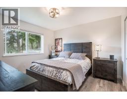5617 Curtis Place, Sechelt, BC V7Z0R9 Photo 10