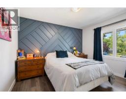 809 68 Avenue SW - photo 11