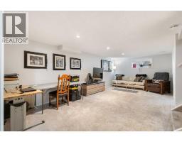 809 68 Avenue SW - photo 14