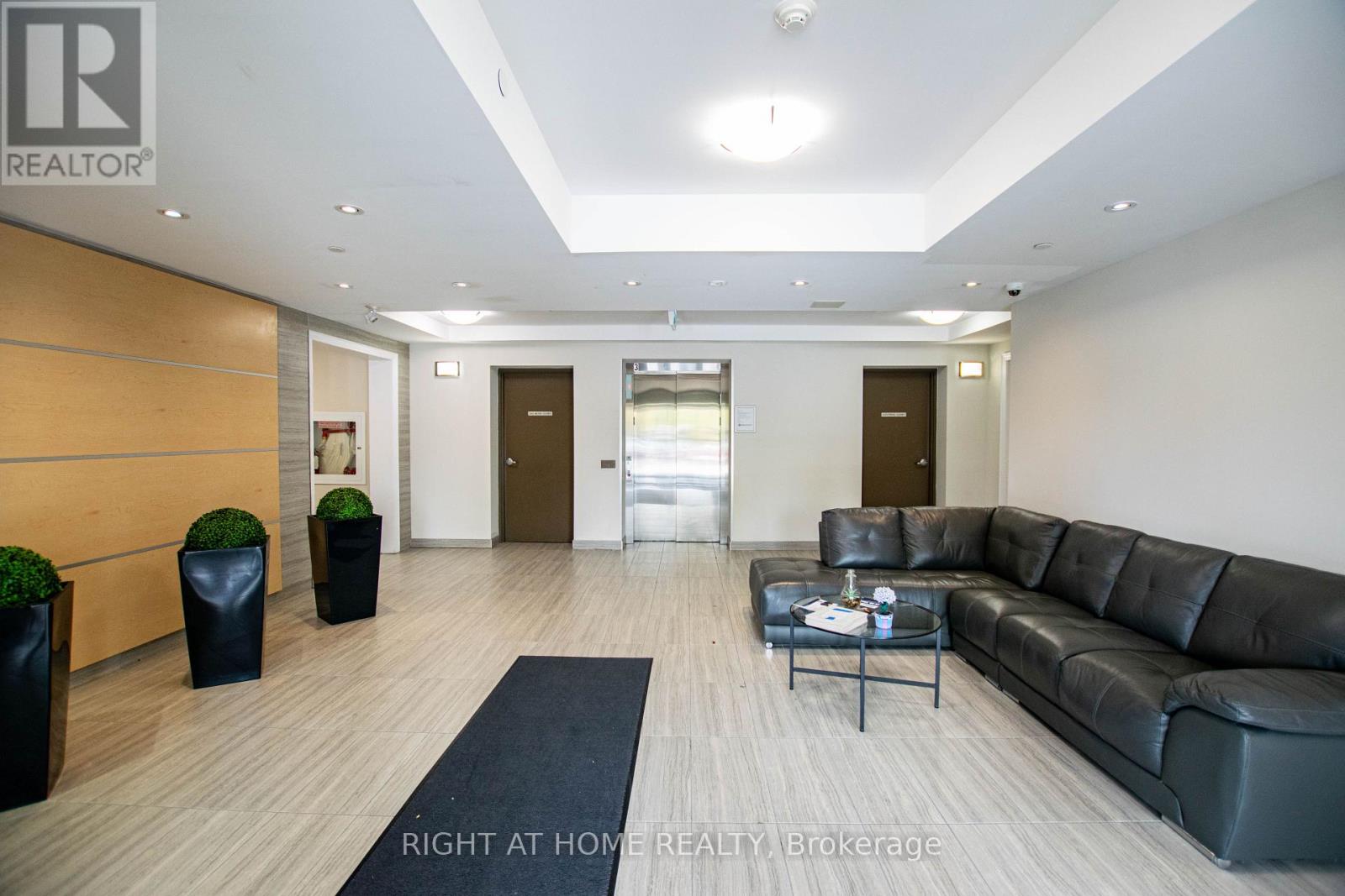 #425 80 ASPEN SPRINGS DRIVE - 18