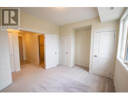 425 - 80 Aspen Springs Drive, Clarington, ON L1C0V4 Photo 8