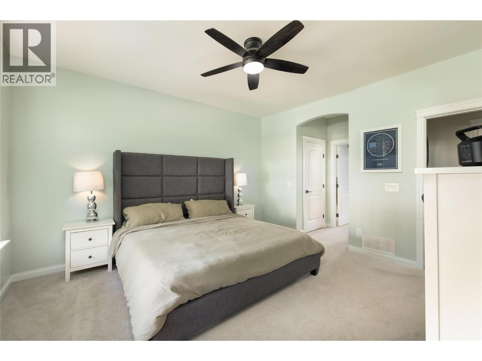 319 McCarren Avenue, Kelowna