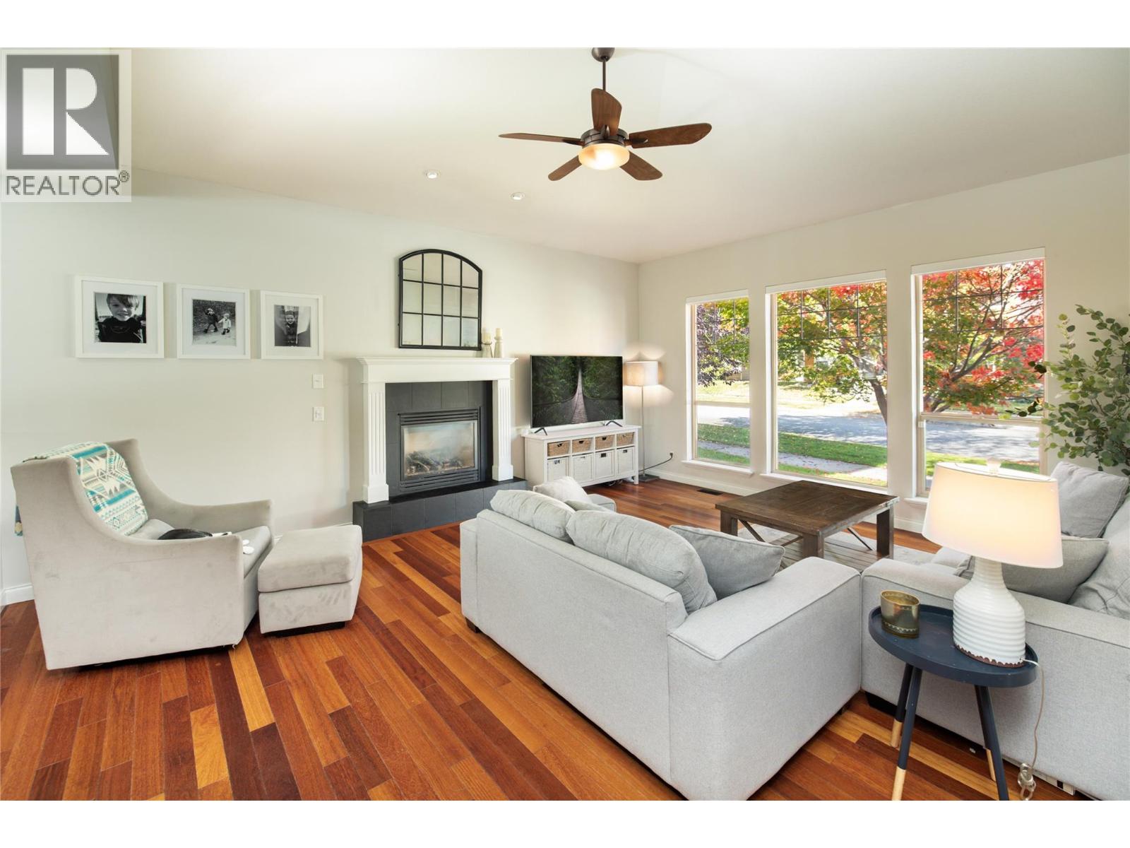 319 McCarren Avenue, Kelowna