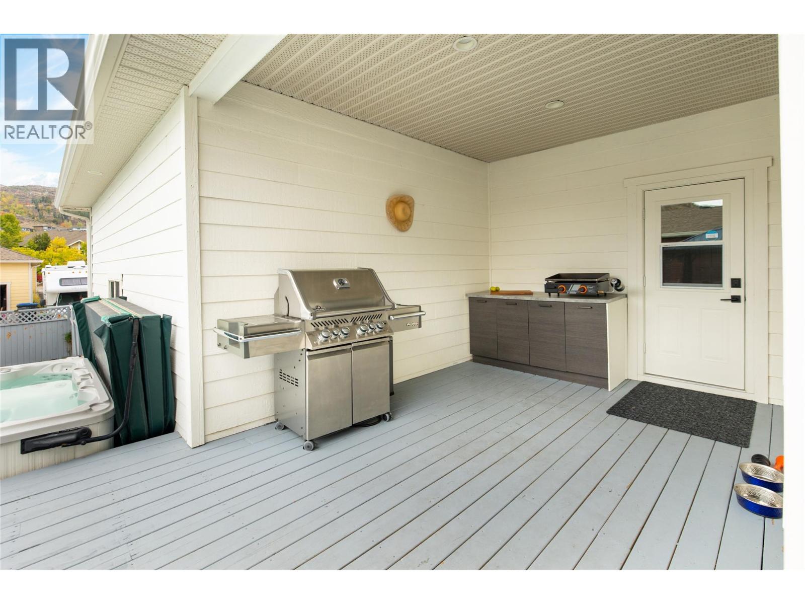 319 McCarren Avenue, Kelowna