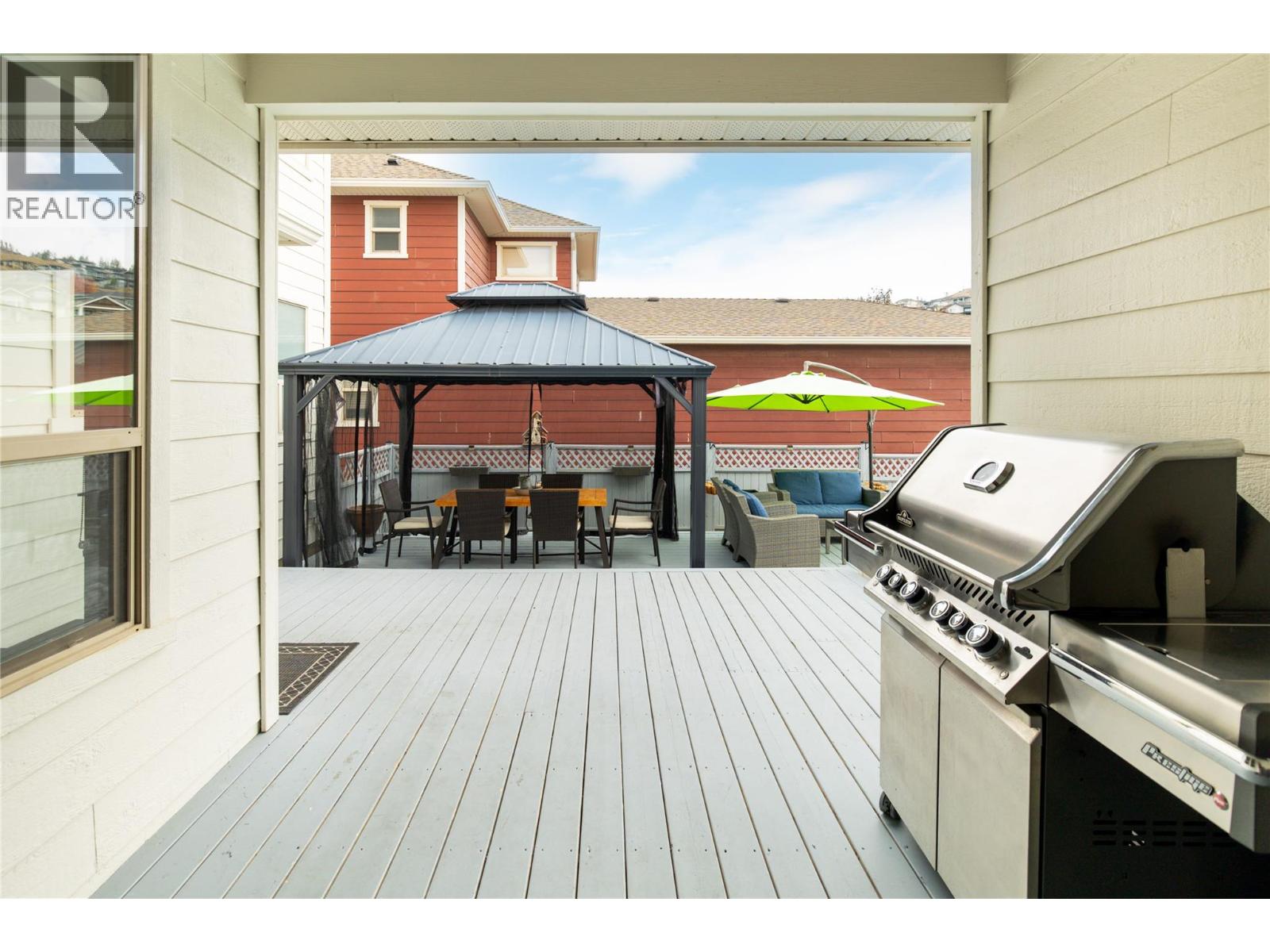 319 McCarren Avenue, Kelowna