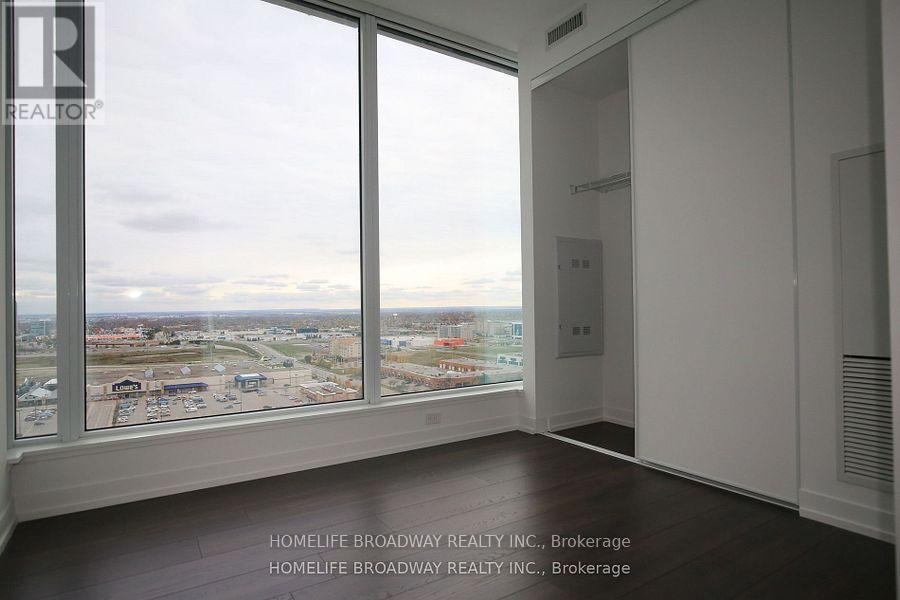 2010 - 5 BUTTERMILL AVENUE, Vaughan (Vaughan Corporate Centre) — photo 4