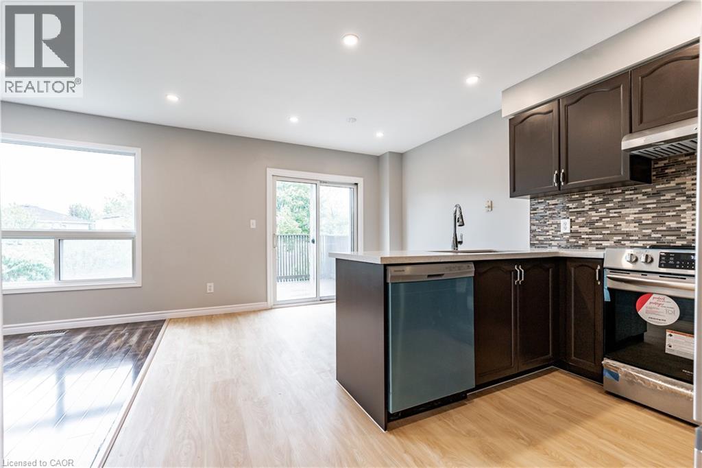 48 WHITE SANDS (UPPER) Court Unit# Upper, Kitchener — photo 7