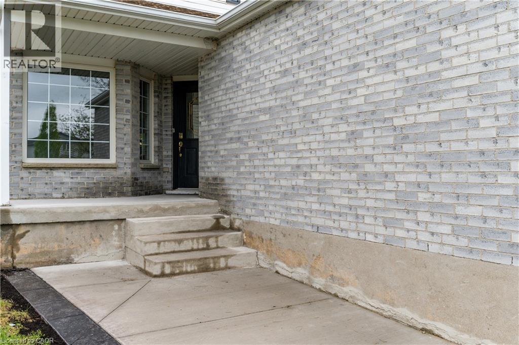 48 WHITE SANDS (UPPER) Court Unit# Upper — photo 2