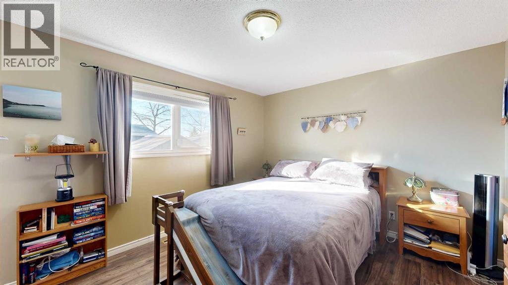 Listing photo – 4002 58 Street, Stettler