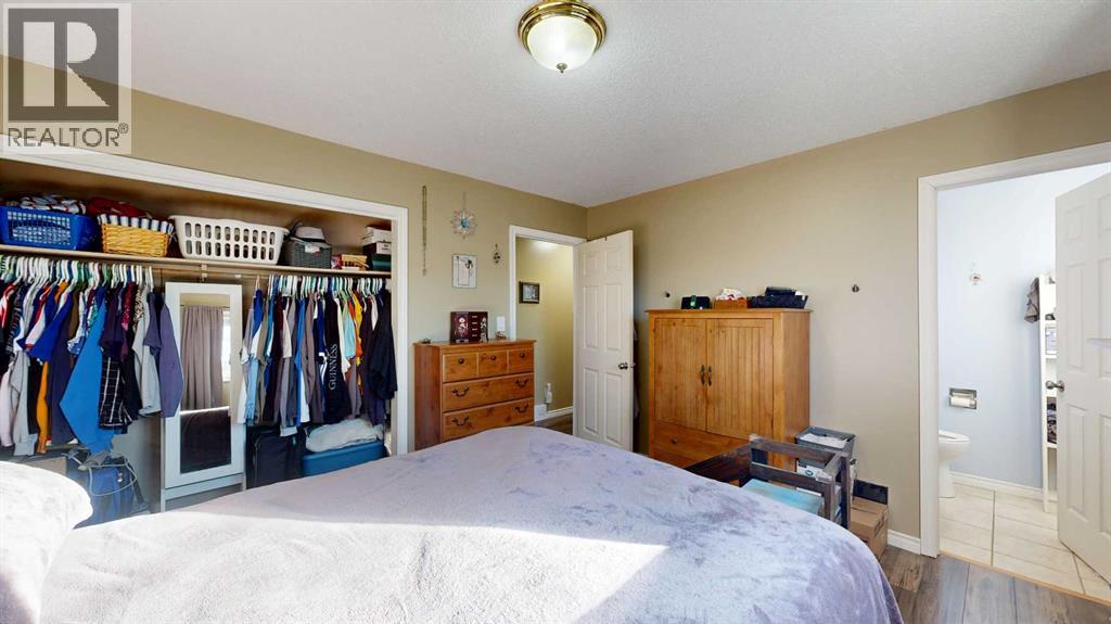 Listing photo – 4002 58 Street, Stettler
