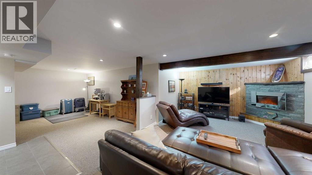 Listing photo – 4002 58 Street, Stettler