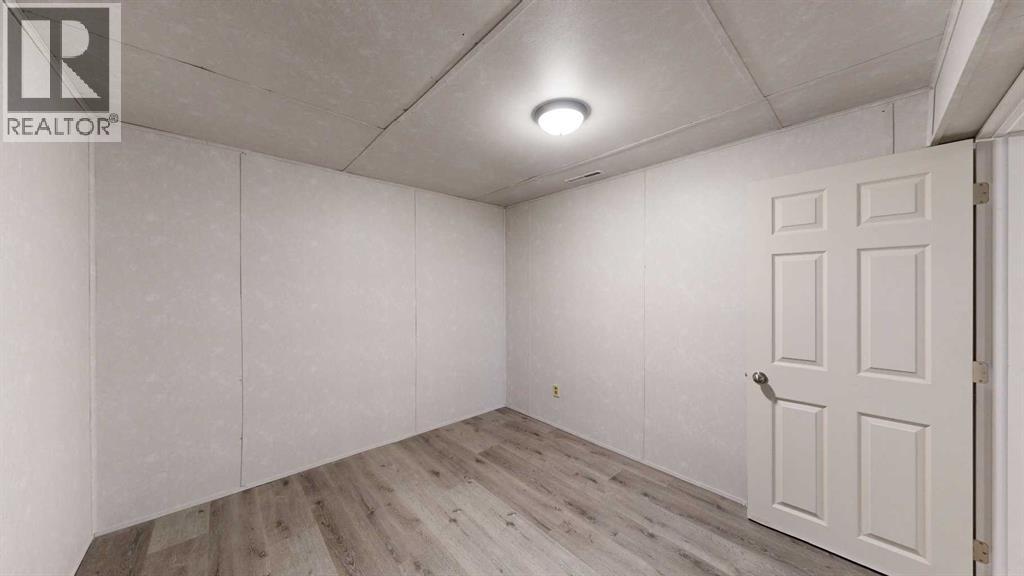 Listing photo – 4002 58 Street, Stettler