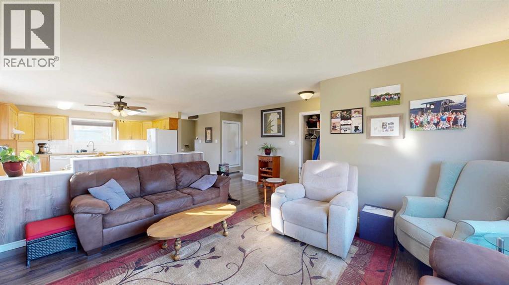 Listing photo – 4002 58 Street, Stettler