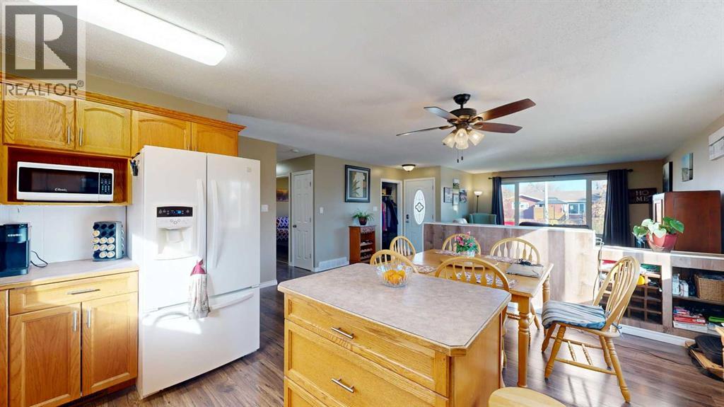 Listing photo – 4002 58 Street, Stettler