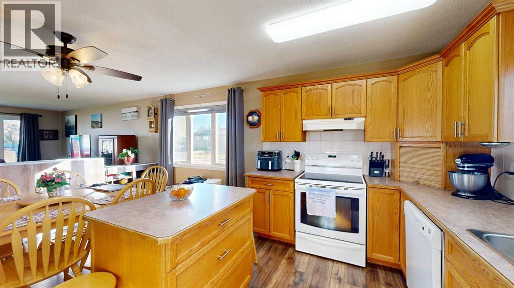 Listing photo – 4002 58 Street, Stettler