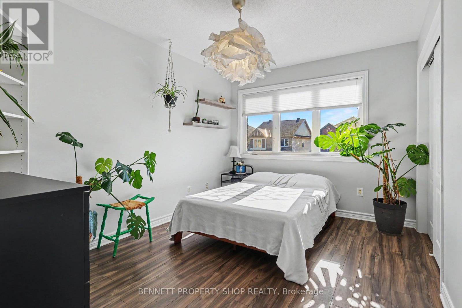 1063 NORTHGRAVES CRESCENT - 15