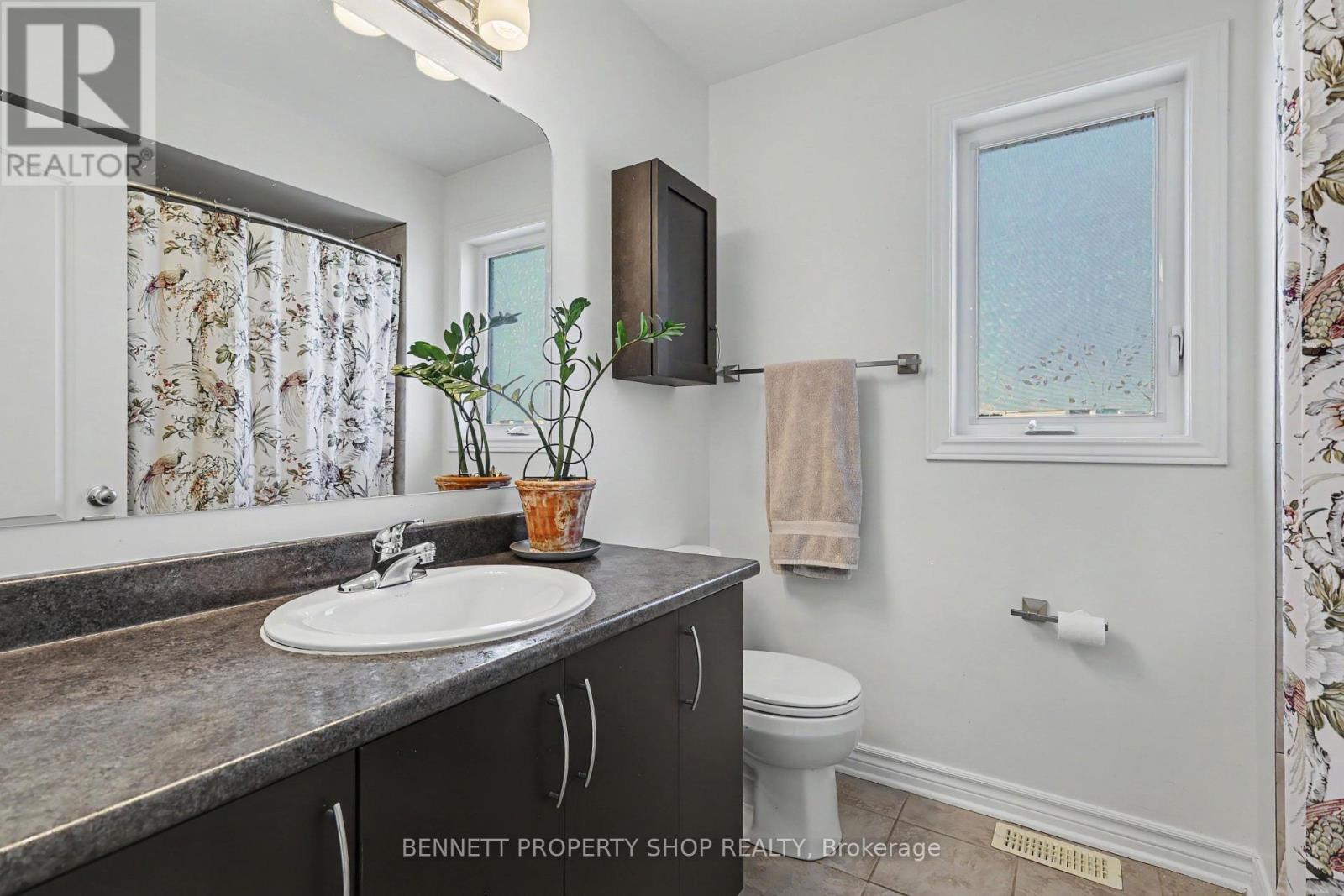 1063 Northgraves Crescent — photo 17