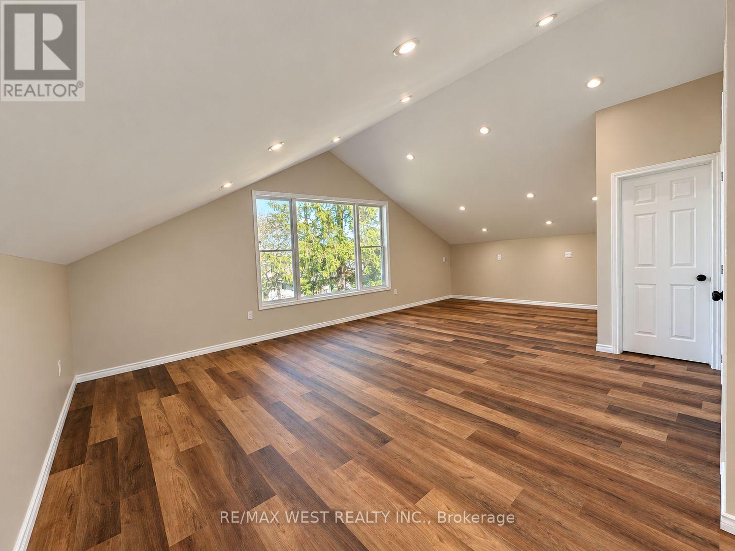 101 LORNE STREET - 20