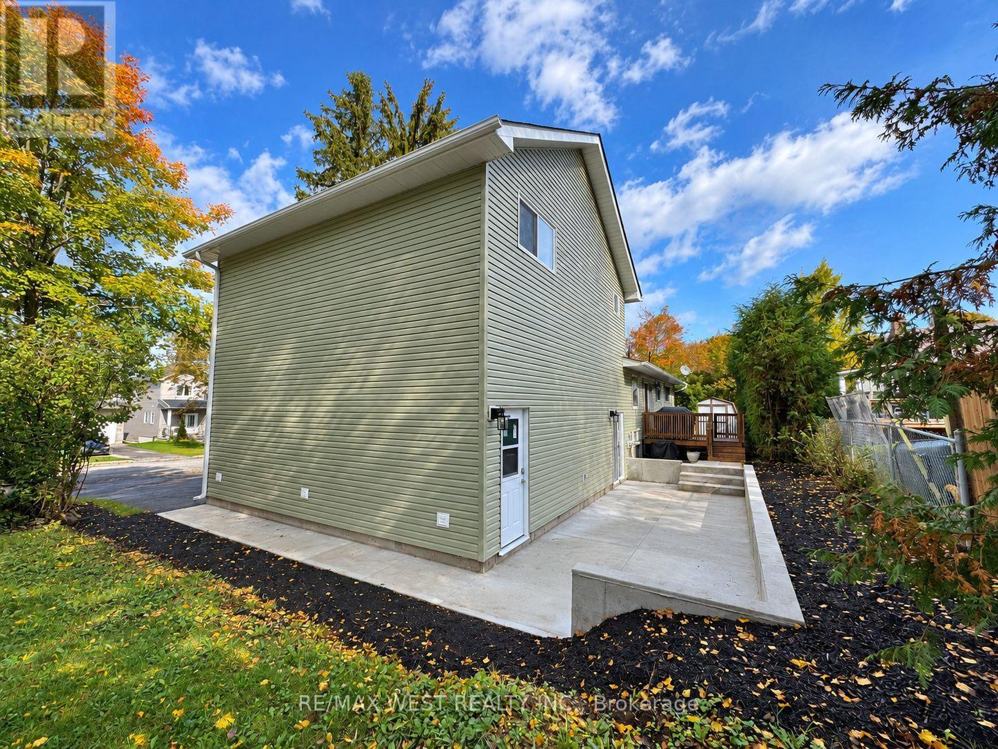 101 LORNE STREET - 26