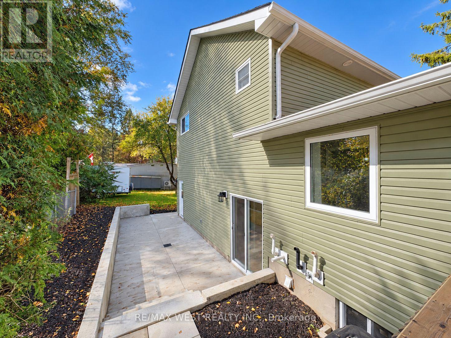 101 LORNE STREET - 30