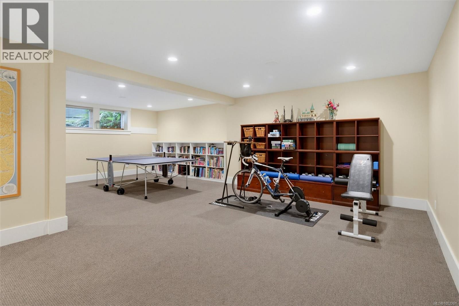  2171 Bartlett Avenue, Oak Bay