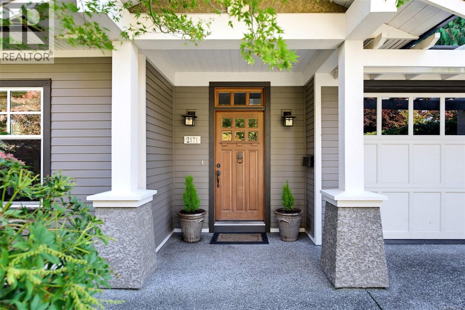  2171 Bartlett Avenue, Oak Bay