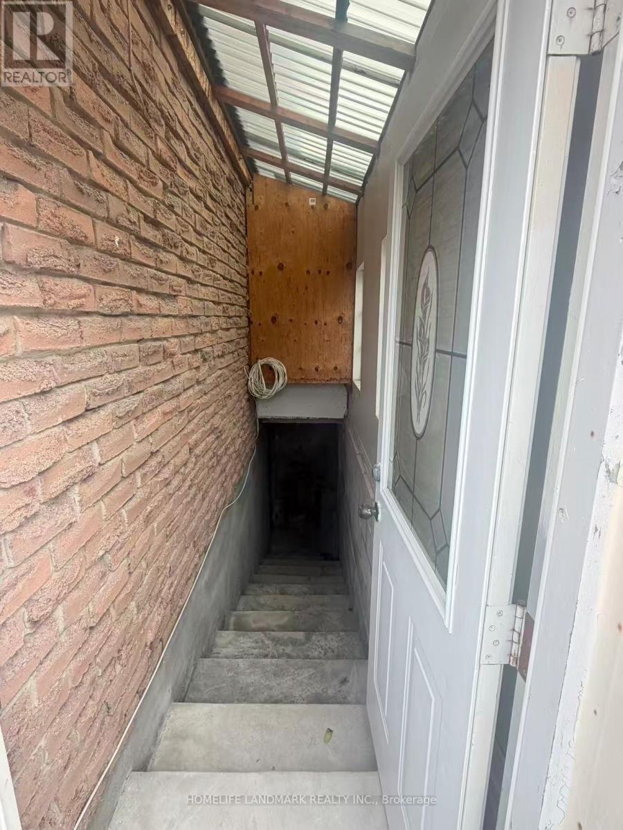 BSMT - 8 FULLERTON CRESCENT, Markham (Milliken Mills West)