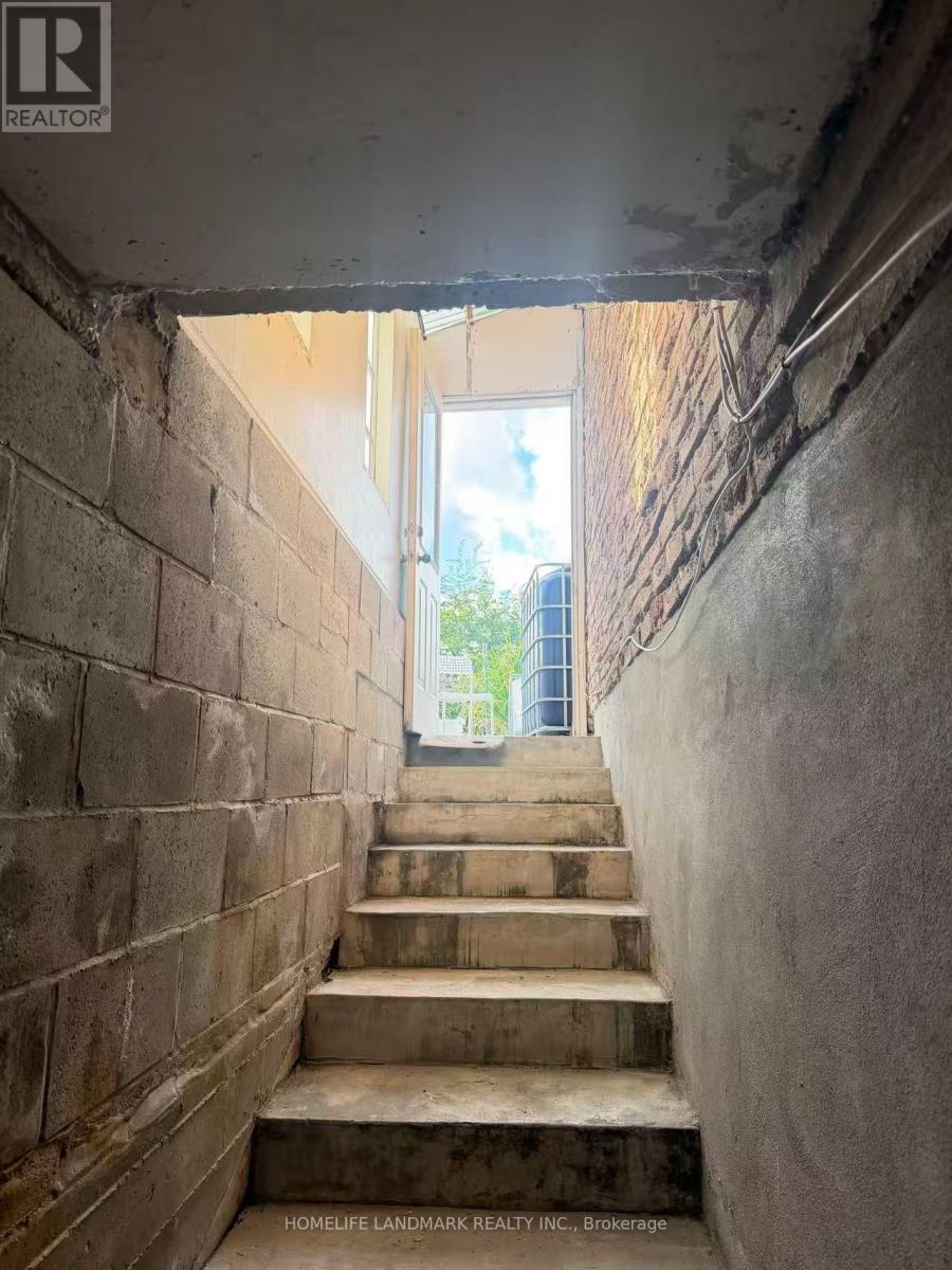 BSMT - 8 FULLERTON CRESCENT, Markham (Milliken Mills West) — photo 3