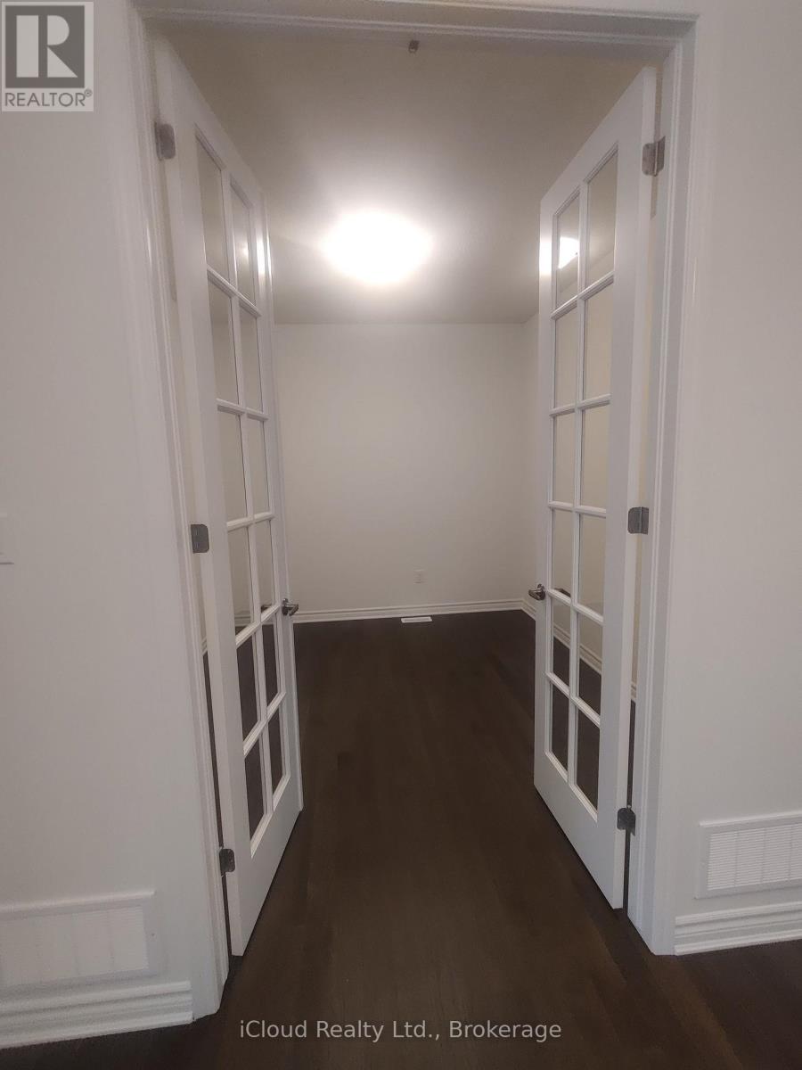 26 MILT SCHMIDT STREET, Kitchener — photo 2