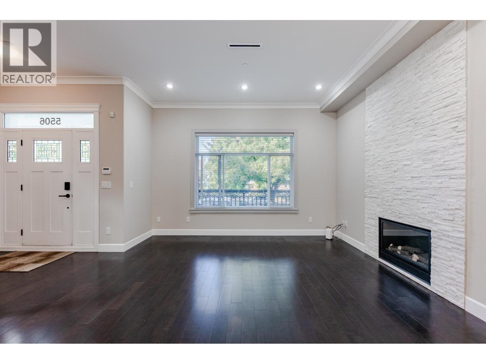 Photo of 5506 COLLEGE STREET 16