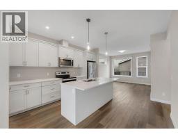 4pc Bathroom - 164 Rowmont Boulevard Nw, Calgary, AB T3L0H3 Photo 12