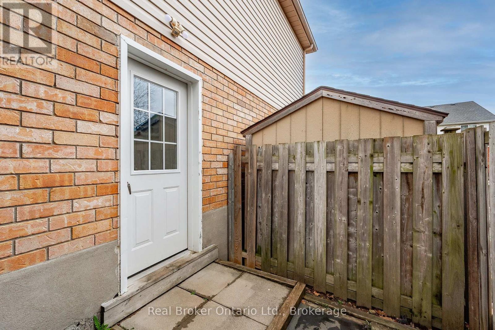 B - 14 SOUTHCREEK TRAIL, Guelph (Kortright West) — photo 3