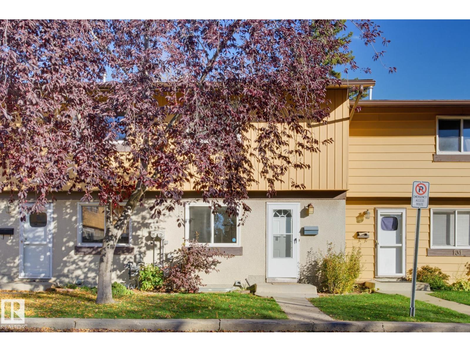 Photo of 133 WOODSTOCK NW, Edmonton