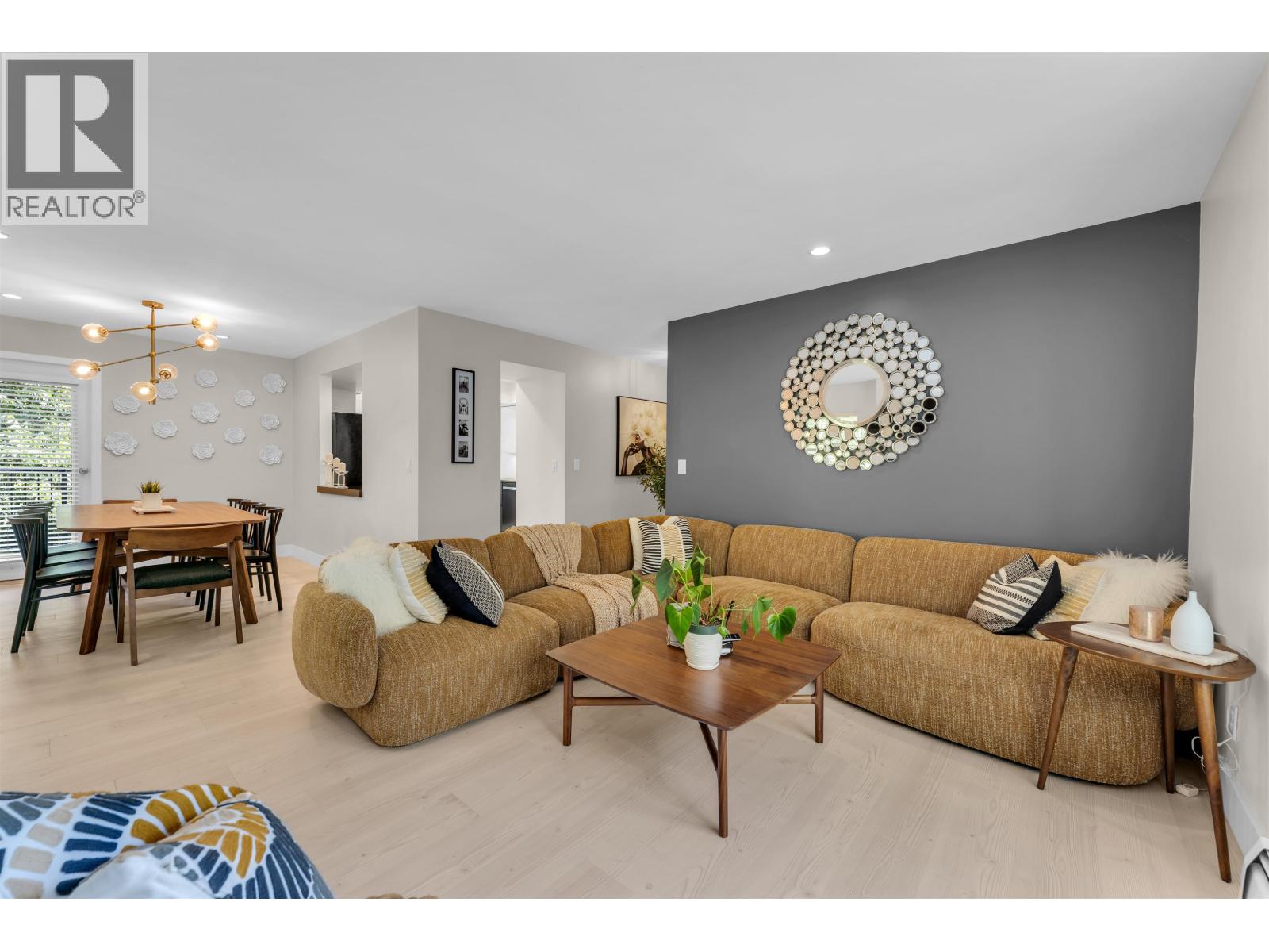 10 1140 FALCON DRIVE — photo 3