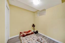 65 Sawka Bay, Winnipeg, MB R2R3A6 Photo 34